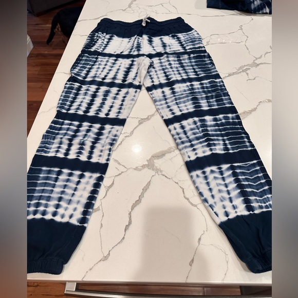 🌸 Tye-Dye Blue Sweatsuit Size M Tall Pants and Zip Up Hoodie🌸 - Picture 2 of 8